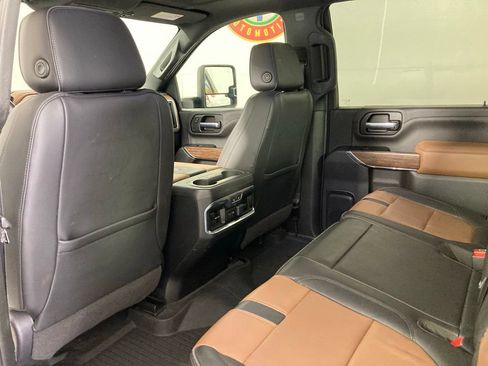 Used 2020 Chevrolet Silverado 2500 High Country w/ Technology Package AWD/4WD image 18