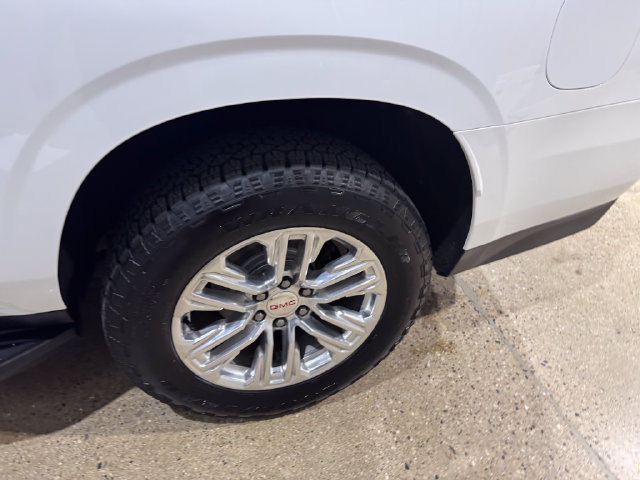 Used 2023 GMC Yukon XL SLT AWD/4WD image 33