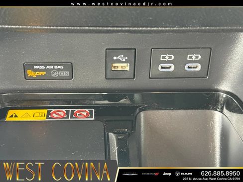 Used 2025 Toyota Camry XSE FWD image 28