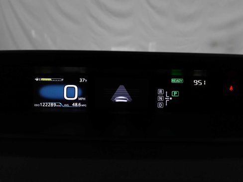 Used 2016 Toyota Prius Two image 19