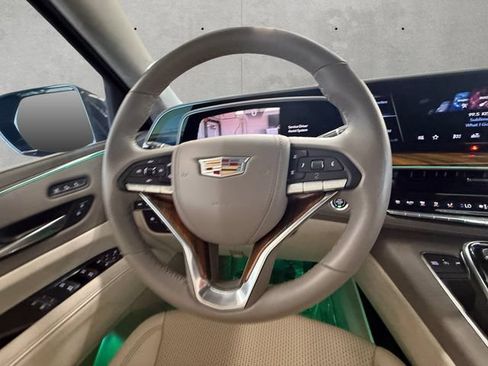 Used 2021 Cadillac Escalade Premium Luxury Platinum RWD image 21