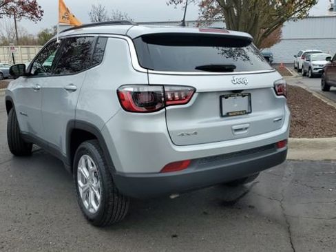 Certified 2024 Jeep Compass Latitude image 23