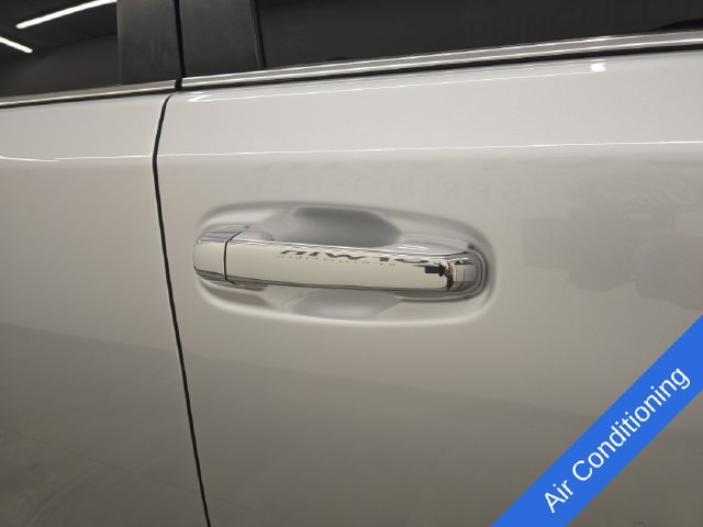 Used 2018 Toyota 4Runner Limited AWD/4WD image 8
