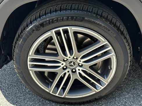 Used 2025 Mercedes-Benz GLS 450 4MATIC image 13