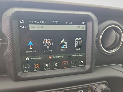 Used 2020 Jeep Wrangler Unlimited Sahara AWD/4WD image 23
