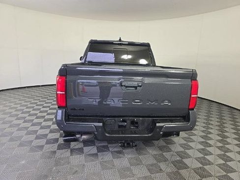 Used 2024 Toyota Tacoma TRD Off-Road w/ TRD Off Road Premium Package AWD/4WD image 5
