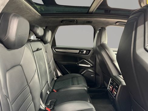 Used 2019 Porsche Cayenne Turbo AWD/4WD image 30
