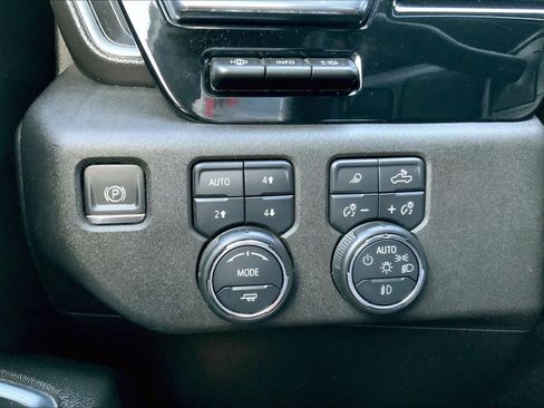 Used 2024 Chevrolet Silverado 2500 High Country w/ Technology Package AWD/4WD image 35