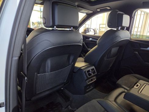 Used 2022 Audi SQ5 Premium Plus w/ Premium Plus Package image 19