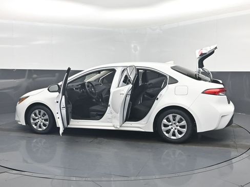 Used 2024 Toyota Corolla LE image 56