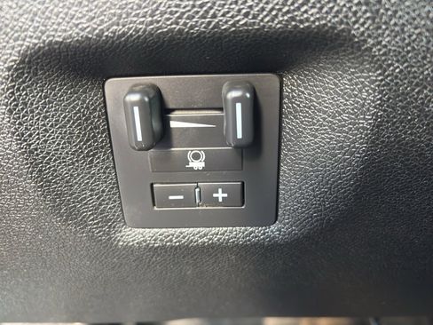 Used 2011 Chevrolet Silverado 3500 LT image 23