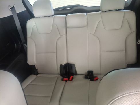 Used 2023 Kia Telluride EX w/ EX Captain's Chair Package FWD image 20