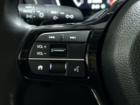 Used 2025 Honda Pilot Touring image 29