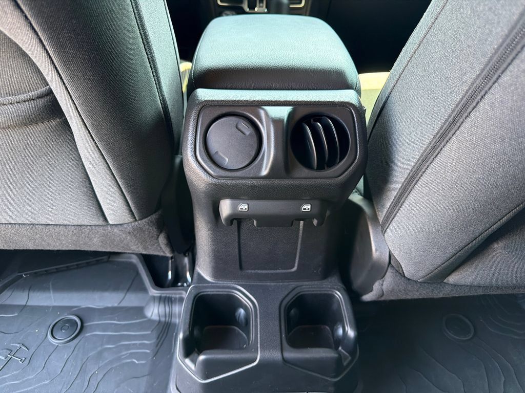 Used 2024 Jeep Wrangler Unlimited Sport AWD/4WD image 26