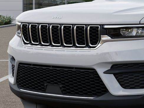 New 2026 Jeep Grand Cherokee Laredo AWD/4WD image 37