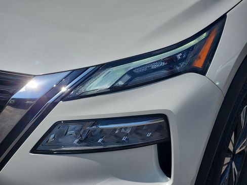 Used 2023 Nissan Rogue SV AWD/4WD image 9
