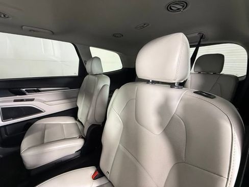 Used 2020 Kia Telluride S FWD image 27