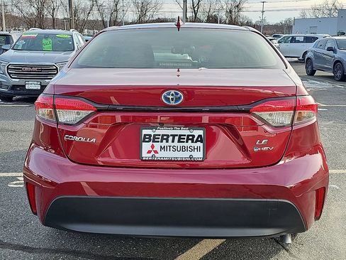 Used 2025 Toyota Corolla LE image 5