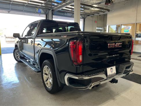 Used 2022 GMC Sierra 1500 SLT w/ SLT Premium Package AWD/4WD image 8