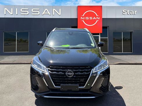 Used 2024 Nissan Kicks SV FWD image 2