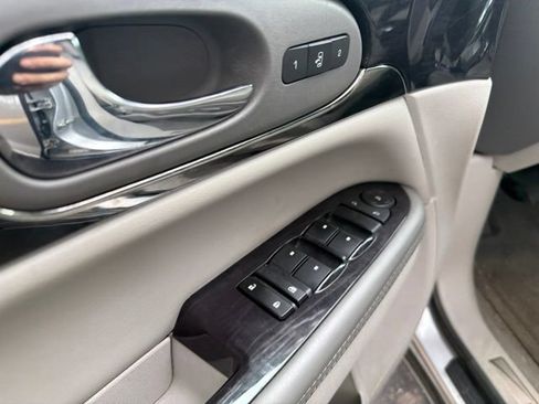 Used 2015 Buick Enclave Leather FWD image 17