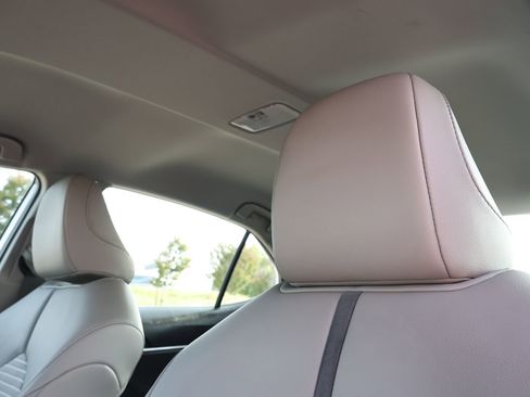 Used 2024 Toyota Camry SE image 15