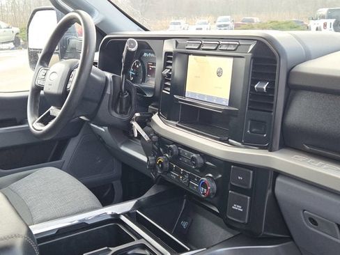 Used 2023 Ford F450 XLT w/ FX4 Off-Road Package image 9