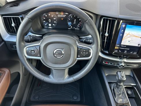 Used 2019 Volvo XC60 T6 Momentum w/ Multimedia Package AWD/4WD image 14