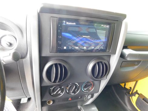 Used 2008 Jeep Wrangler X image 9