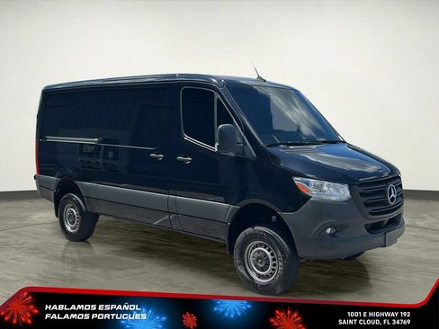 Used 2024 Mercedes-Benz Sprinter 2500 image 8
