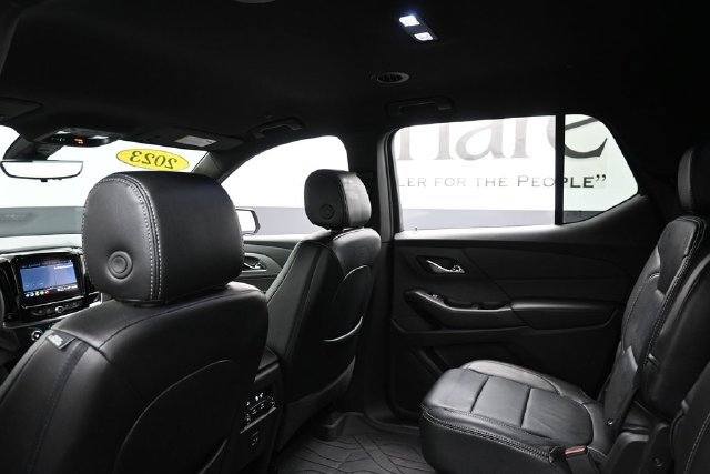 Used 2023 Chevrolet Traverse LT FWD image 26