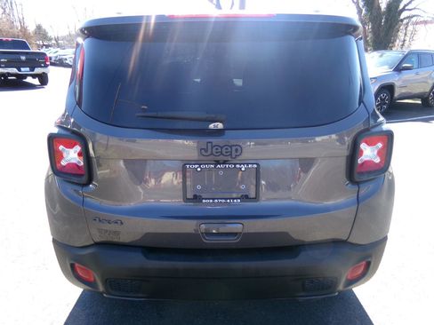 Used 2021 Jeep Renegade Latitude w/ Sun & Sound Group image 4