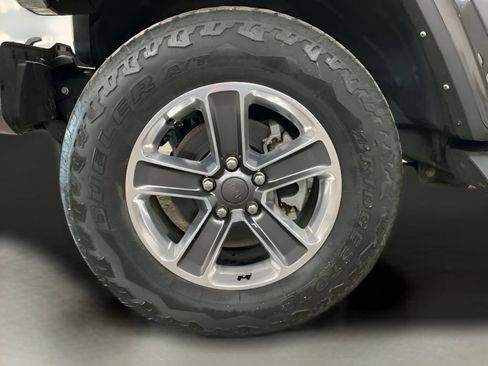 Used 2021 Jeep Wrangler Unlimited Sahara w/ Cold Weather Group AWD/4WD image 35
