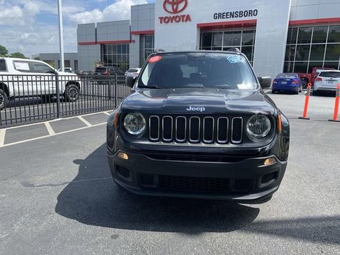 Used 2017 Jeep Renegade Sport w/ Power & Air Group FWD image 3