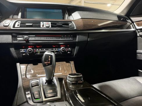 Used 2014 BMW 528i xDrive Sedan AWD/4WD image 15