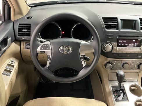 Used 2012 Toyota Highlander 4WD w/ Tech Pkg image 8