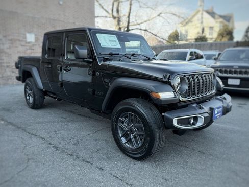 New 2026 Jeep Gladiator Sport AWD/4WD image 3