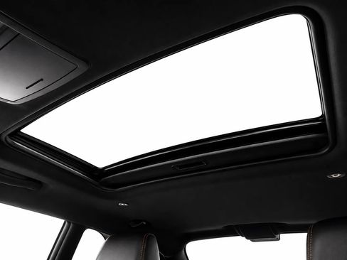 Used 2020 Dodge Challenger R/T RWD image 17