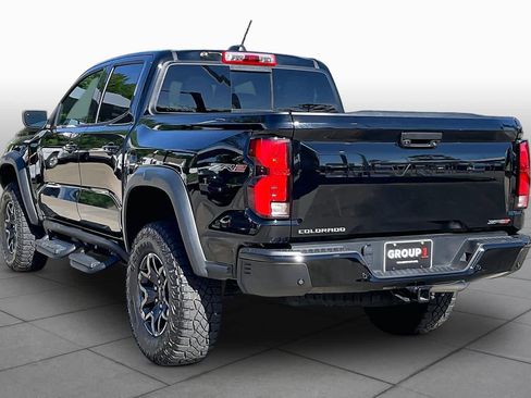 Used 2025 Chevrolet Colorado ZR2 w/ Technology Package image 12