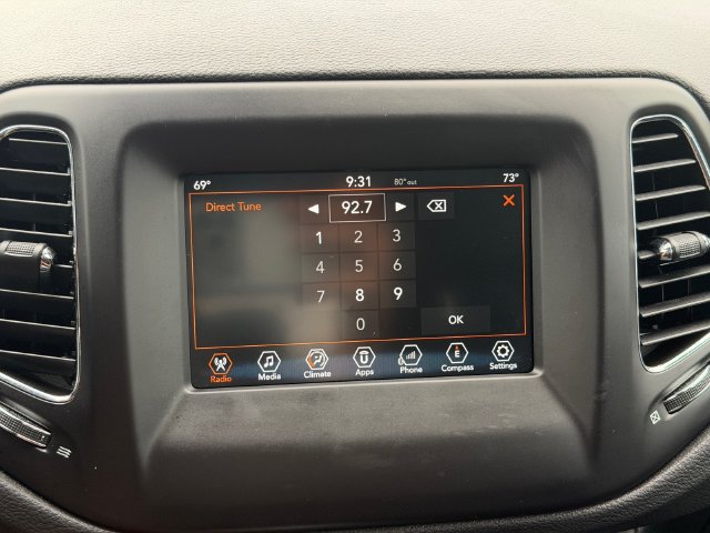 Used 2018 Jeep Compass Latitude w/ Popular Equipment Group FWD image 21