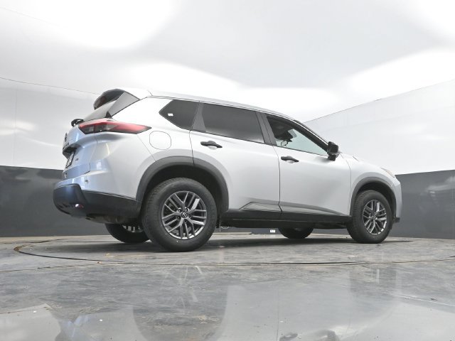 Used 2024 Nissan Rogue S AWD/4WD image 45