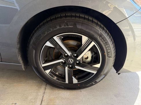 Used 2025 Nissan Sentra SV FWD image 29