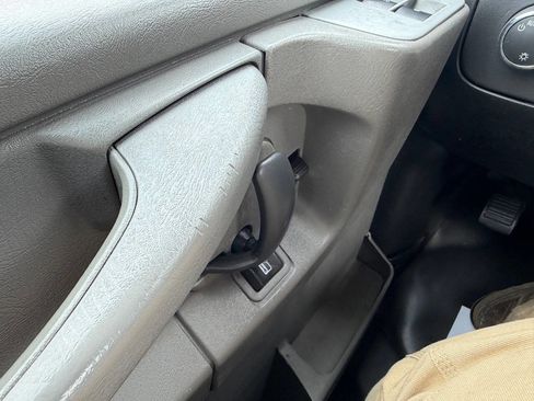 Used 2014 GMC Savana 2500 w/ Cold Climate Package image 15