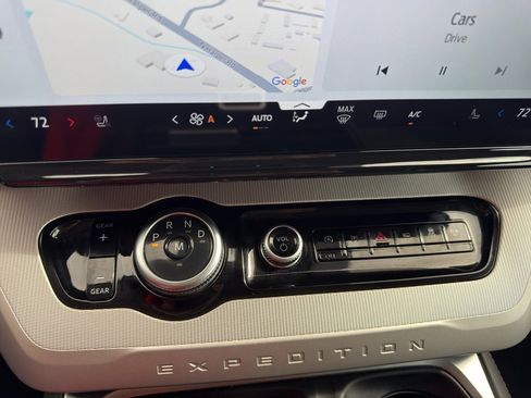 Used 2025 Ford Expedition Active image 20