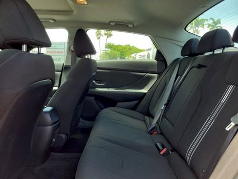 Used 2025 Hyundai Elantra SEL FWD image 15
