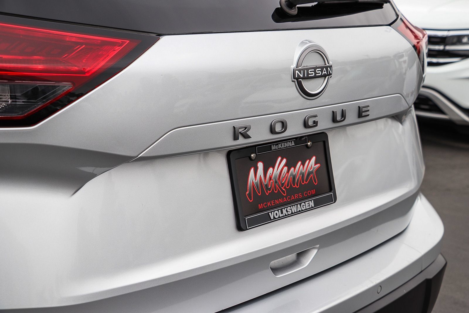 Used 2024 Nissan Rogue S FWD image 10