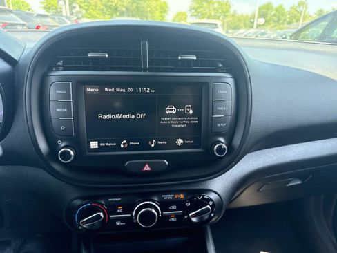 Used 2025 Kia Soul LX FWD image 20