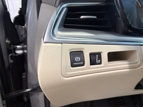 Certified 2025 Cadillac XT5 Premium Luxury w/ LPO, Floor Liner Package image 18