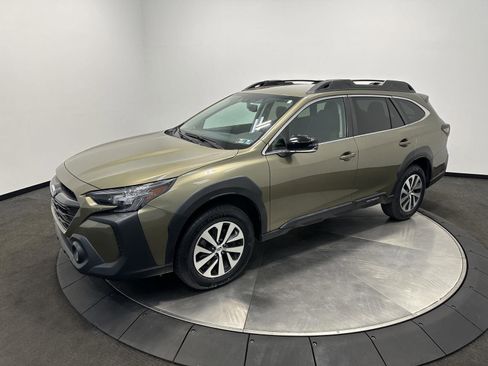 Used 2024 Subaru Outback Premium AWD/4WD image 4