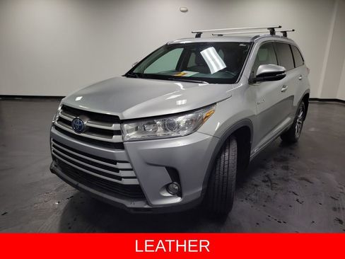 Used 2017 Toyota Highlander XLE image 4